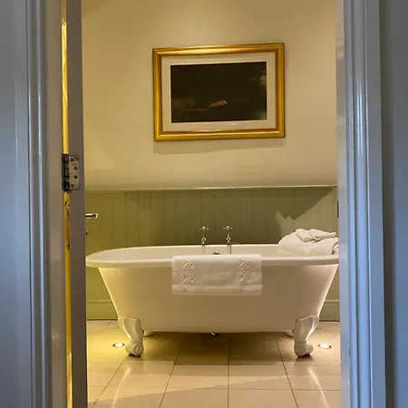 Hotel The Punch Bowl