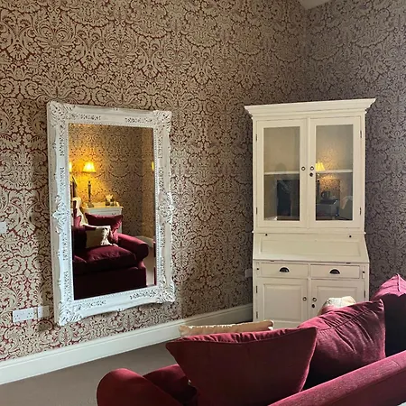 Hotel The Punch Bowl 5*